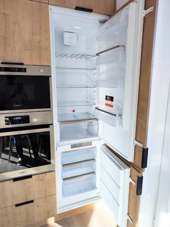 Schanz - Quietly Oriented - Private Parking - Balcony 브라티슬라바 외부 사진